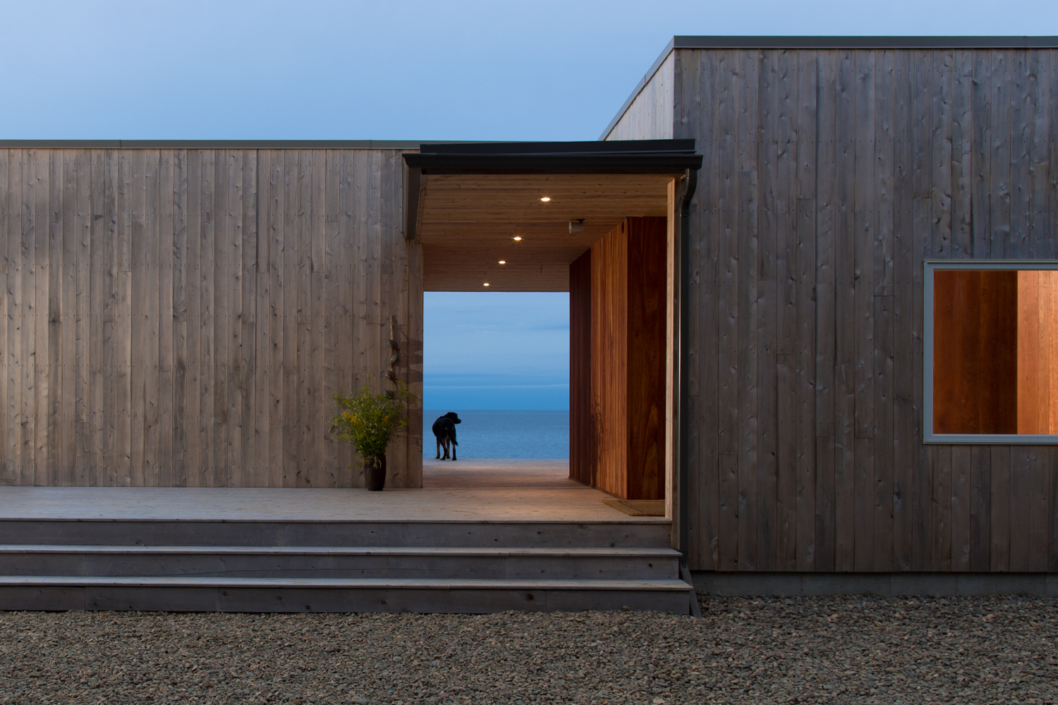 DRIFTWOOD HOUSE2 SUPRBLK.